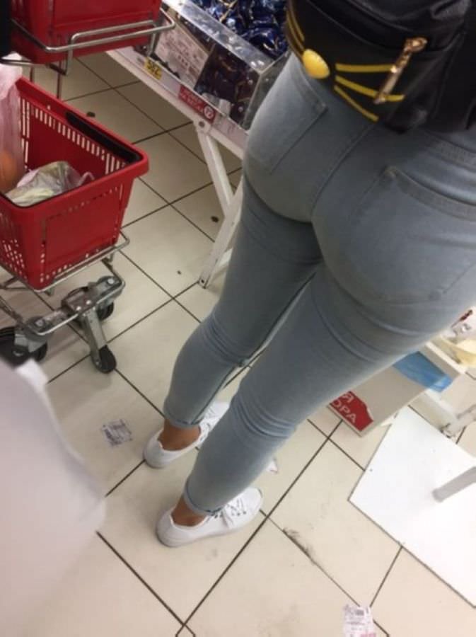 Горячая домохозяйка дала в попку в супермаркете