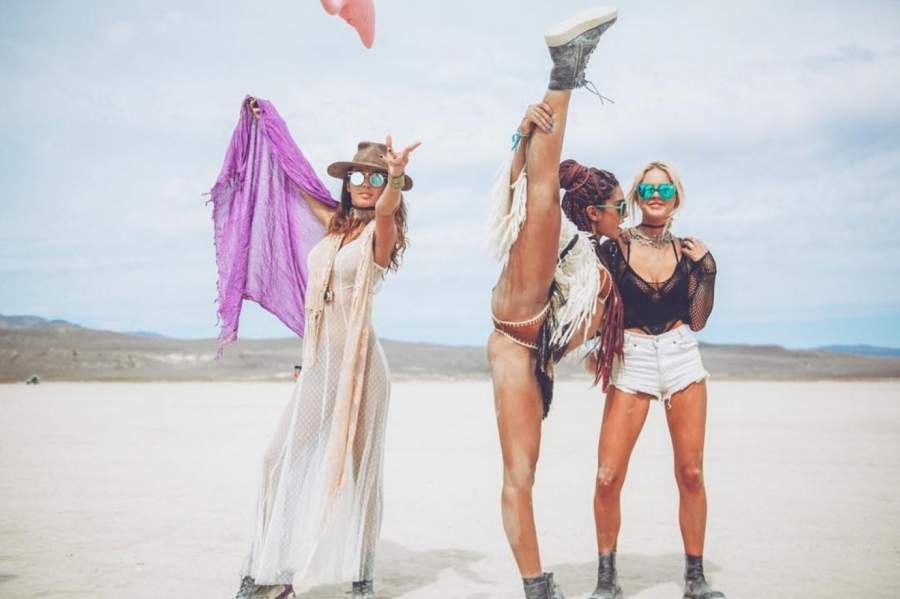 Burning Man девушки на фестивале (75 фото)