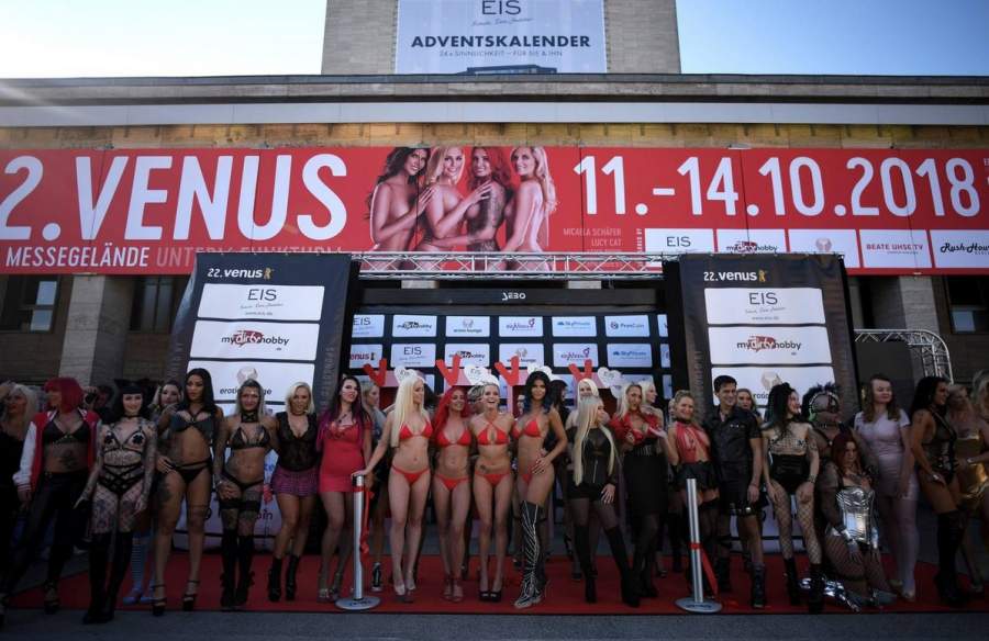 Международная выставка эротики в Берлине (40 фото)