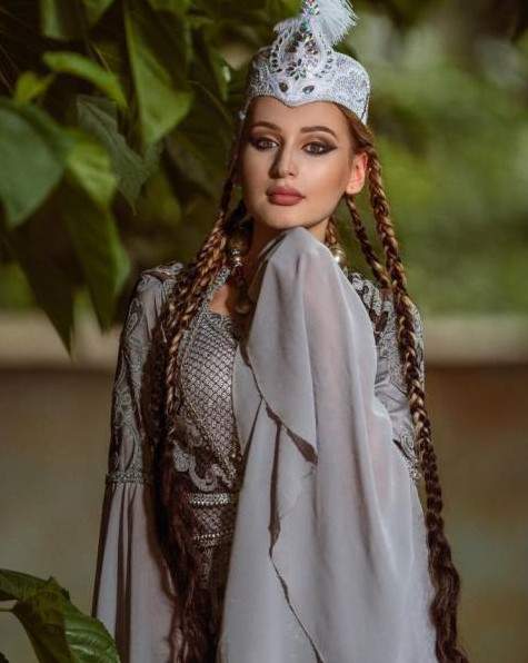 Прекрасные тюркские очаровательные женщины