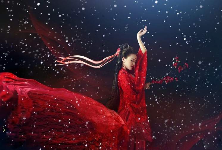 Прекрасный танец китайской очаровательные женщины на фото
