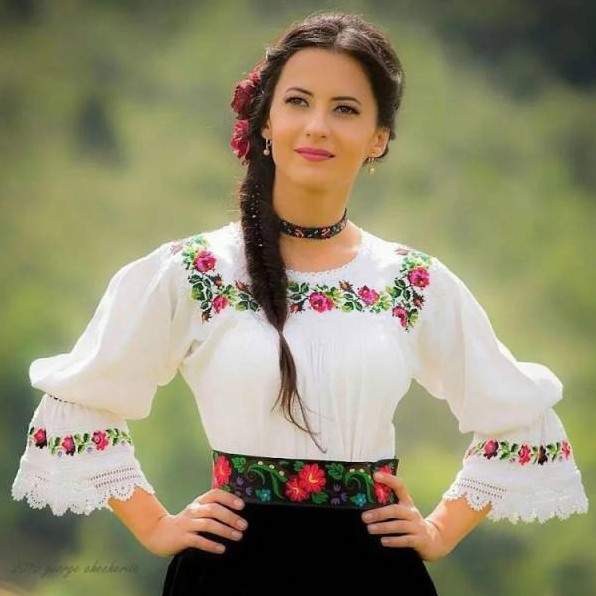 Балканские прекрасные милые девушки